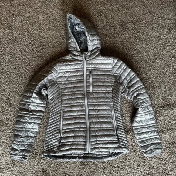 Patagonia Women’s S Grey Ultralight Down Hoody Cinchable Hood Packable - Picture 1 of 6